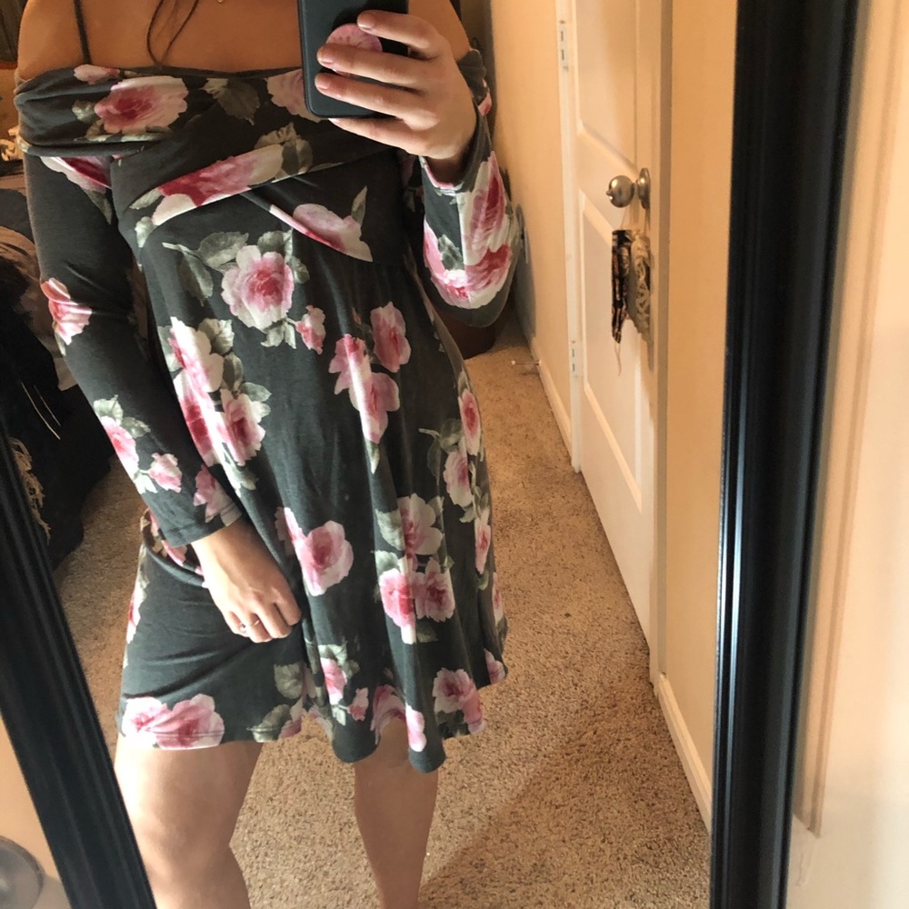 Long sleeve off the shoulder floral dress!